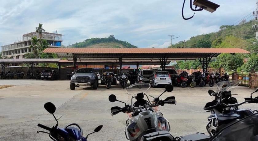 Butterfly Hotel Betong Ban Komo Sip Paet Esterno foto